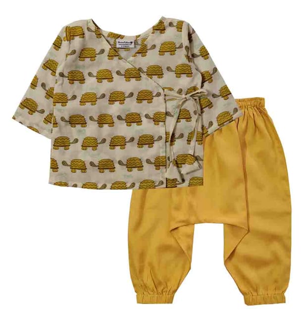 Snowflakes Unisex Infant Jabla Top With Tortoise Print And Harem Pant Set - Off White & Yellow